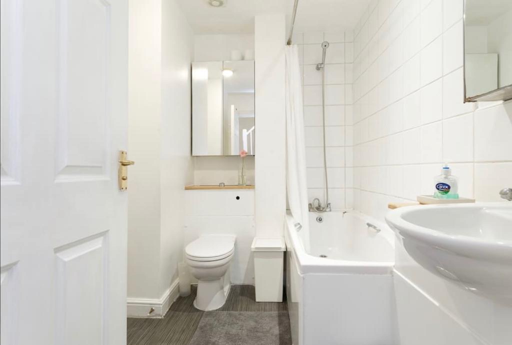 لندن Lynbrook Grove Guesthouse المظهر الخارجي الصورة