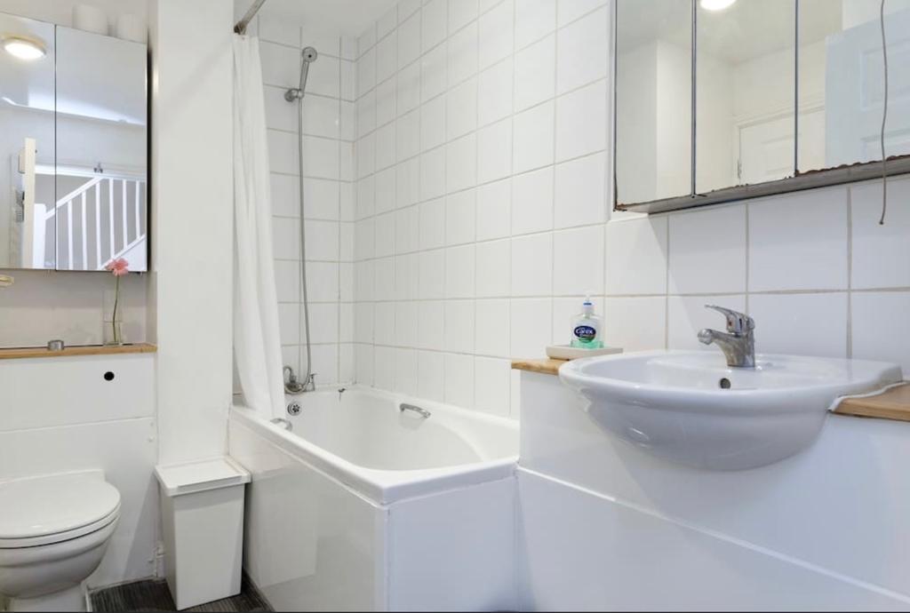 لندن Lynbrook Grove Guesthouse المظهر الخارجي الصورة